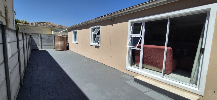 4 Bedroom Property for Sale in Parklands Western Cape